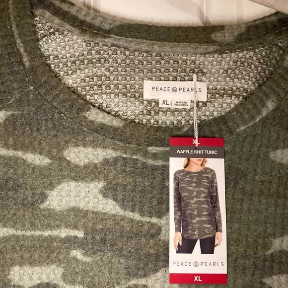 NWT Peace & Pearls green camo long sleeve top. - Picture 3 of 8